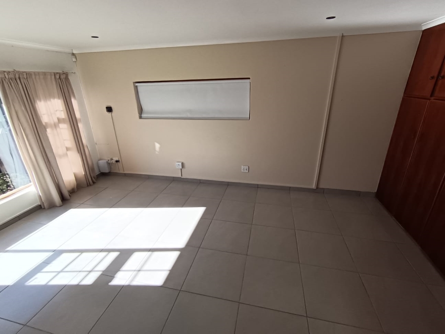 To Let 3 Bedroom Property for Rent in Heiderand Western Cape
